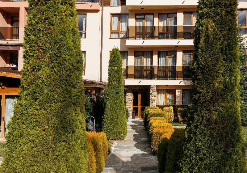 Smartr Green Wood Hotel & Spa