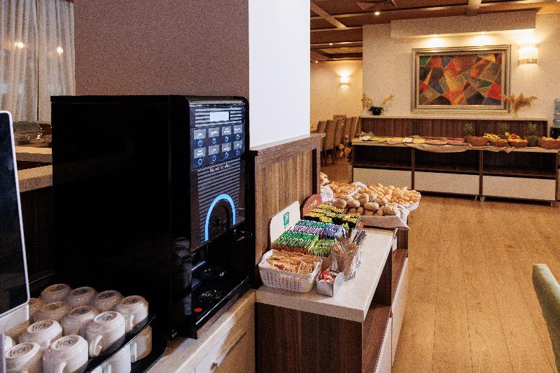 Smartr Green Wood Hotel & Spa