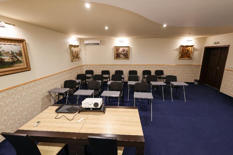 Smartr Green Wood Hotel & Spa