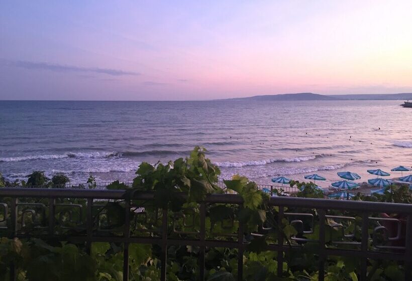 בית מלון כפרי Helios