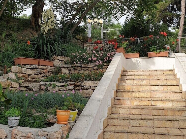 בית מלון כפרי Helios