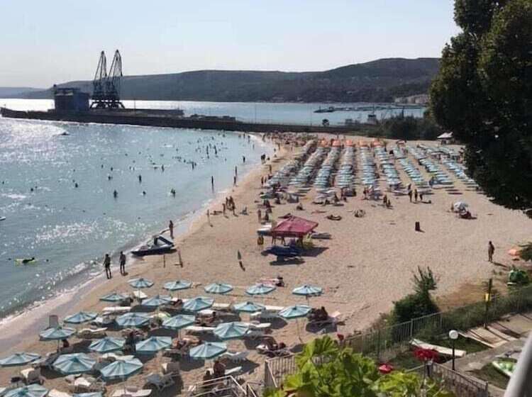 בית מלון כפרי Helios