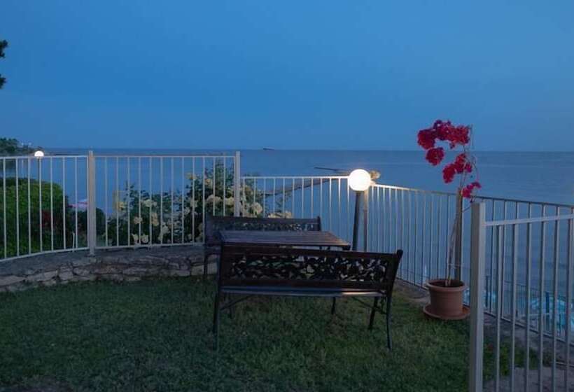 בית מלון כפרי Helios