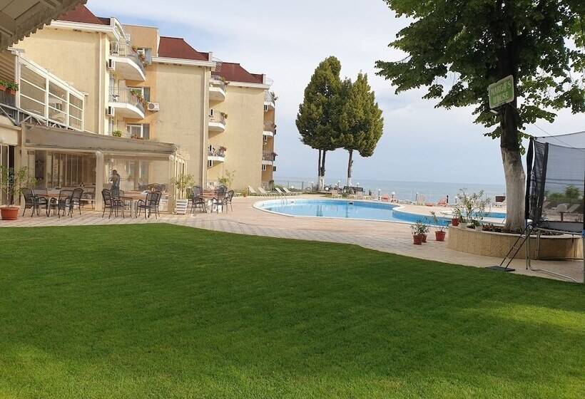 בית מלון כפרי Helios