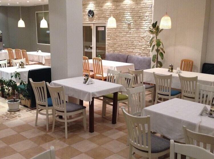 בית מלון כפרי Helios