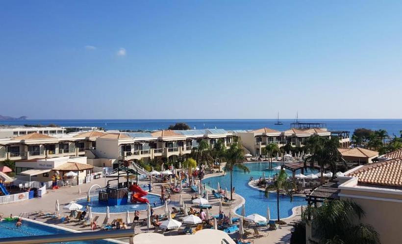 فندق Mythos Beach