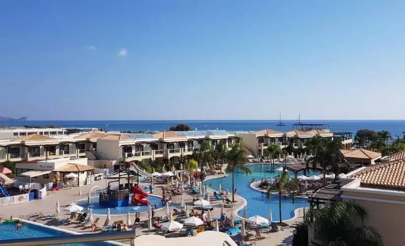 ホテル Mythos Beach
