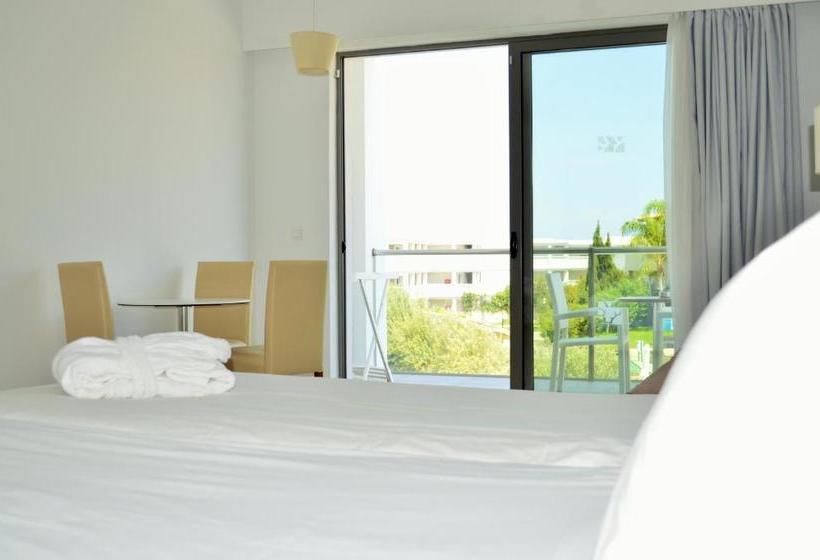 فندق Mythos Beach