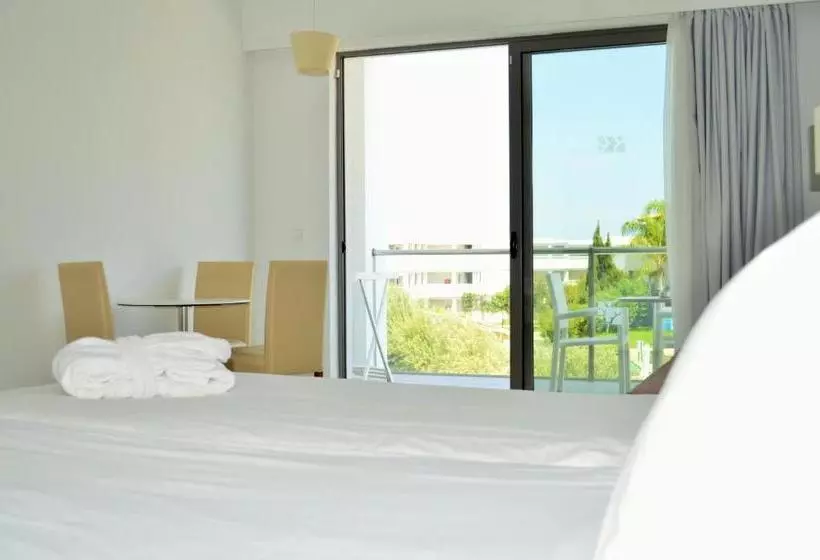 ホテル Mythos Beach