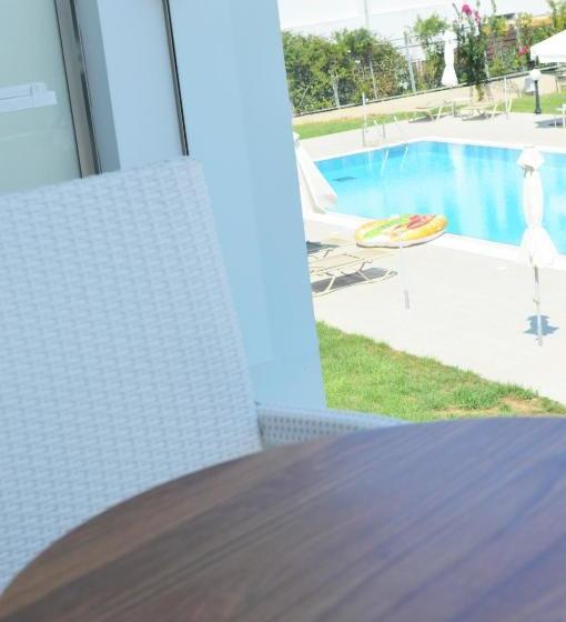 فندق Mythos Beach