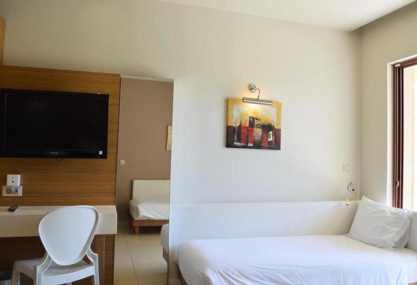 فندق Mythos Beach