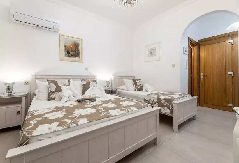 Hôtel Panos Studios