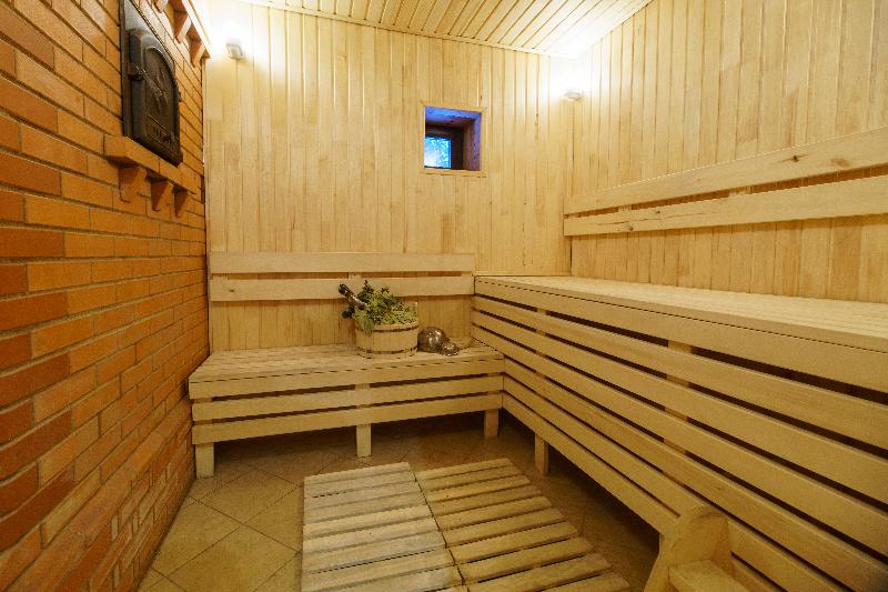 ホテル Romanov Les