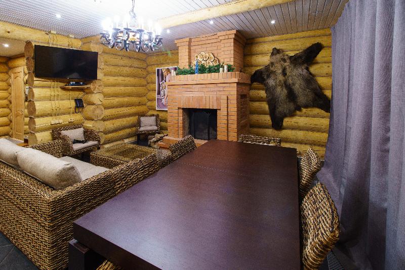 ホテル Romanov Les