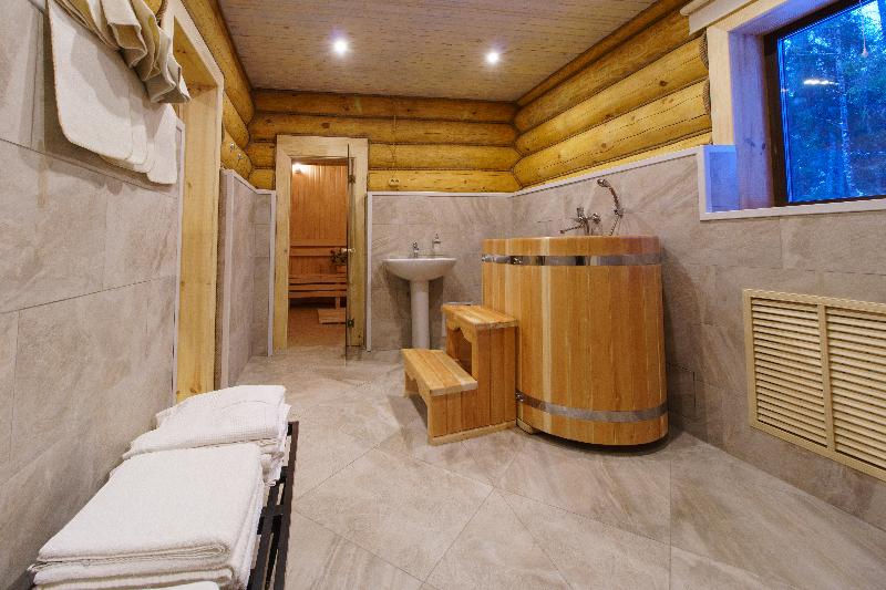 ホテル Romanov Les