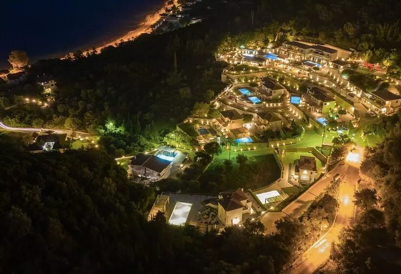 Hotelli Thealos Village