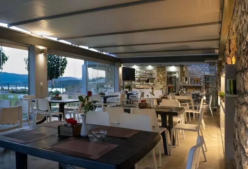 Hotelli Thealos Village