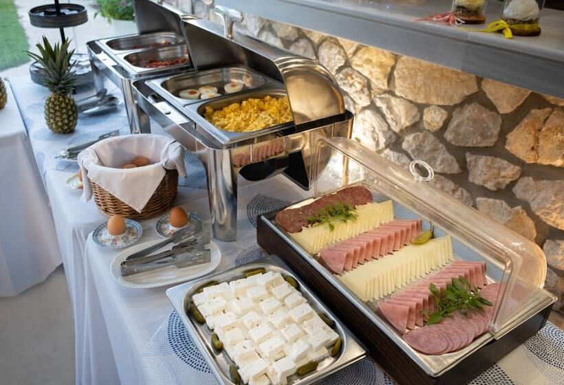 בית מלון כפרי Thealos Village