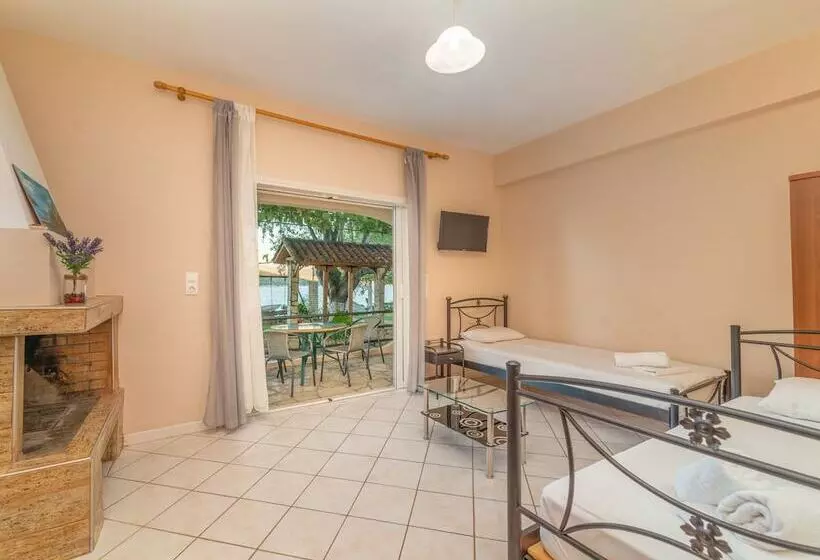هتل Villa Flisvos