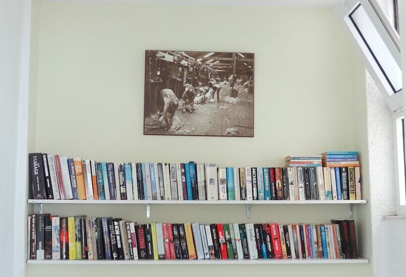 Michalis Studios & Apartments