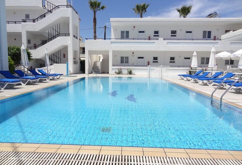 Michalis Studios & Apartments