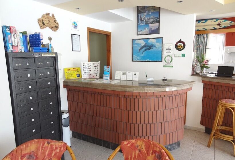 Michalis Studios & Apartments