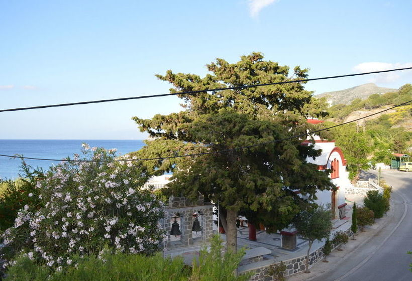 بنسيون Romantzo