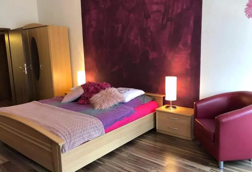 هتل Apartmany Galeta