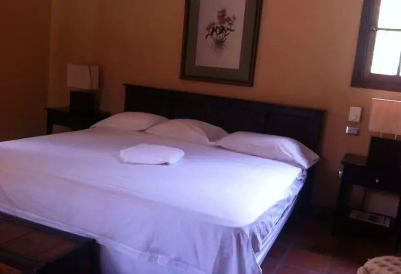 هتل Cabinas Cigalou Tamarindo