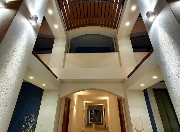 Отель Eleni Beach