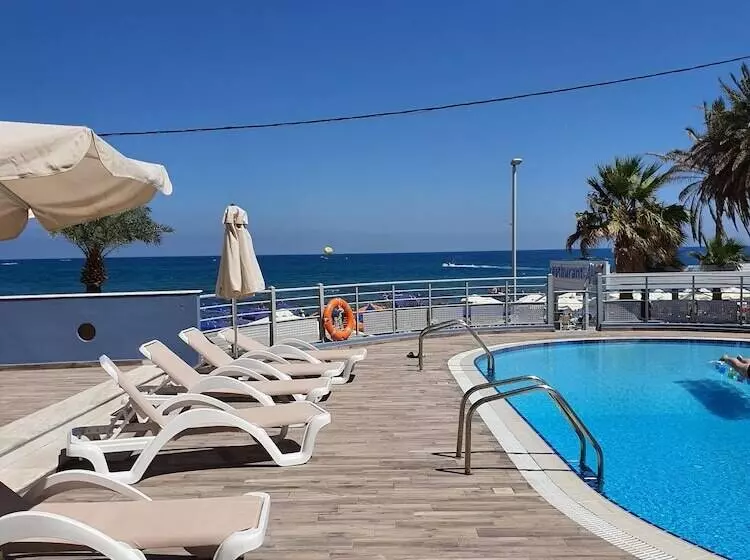 Hôtel Eleni Beach