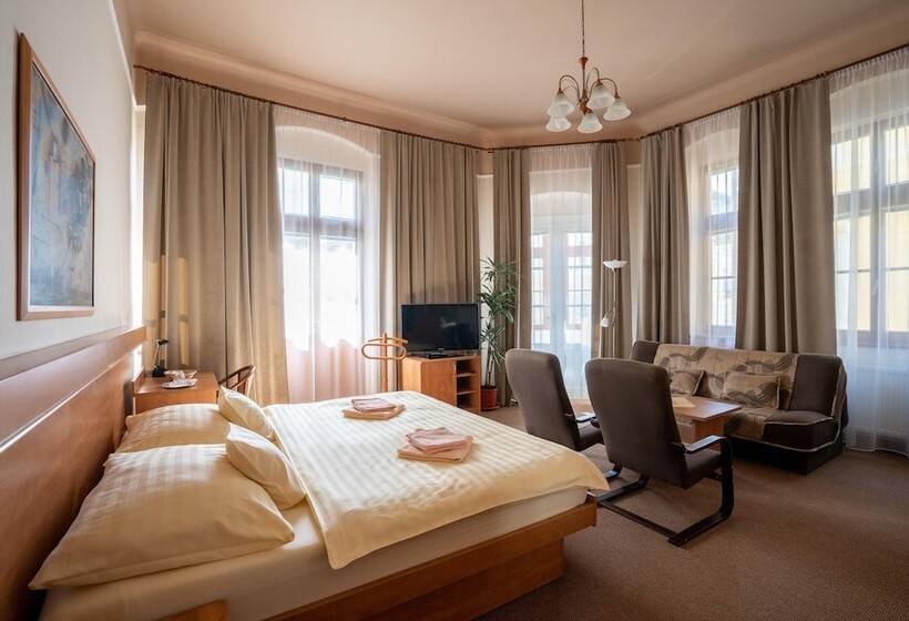 בית מלון כפרי Ld Palace Spa & Kur