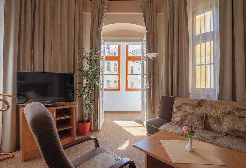 בית מלון כפרי Ld Palace Spa & Kur