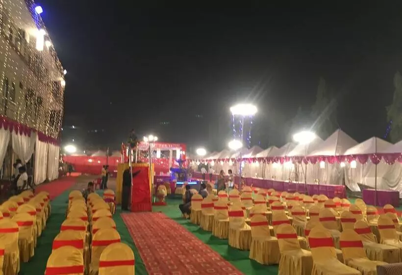ホテル Mangalam Palace   Lucknow Airport