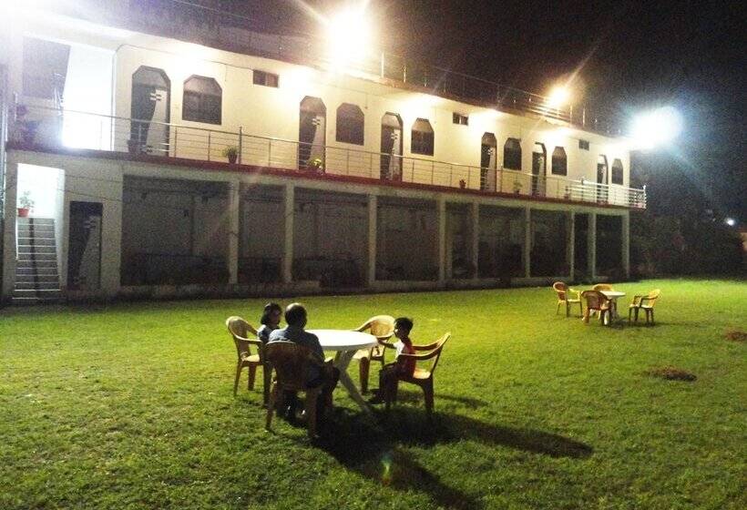 هتل Mangalam Palace   Lucknow Airport