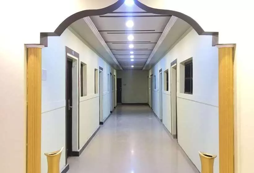 ホテル Mangalam Palace   Lucknow Airport