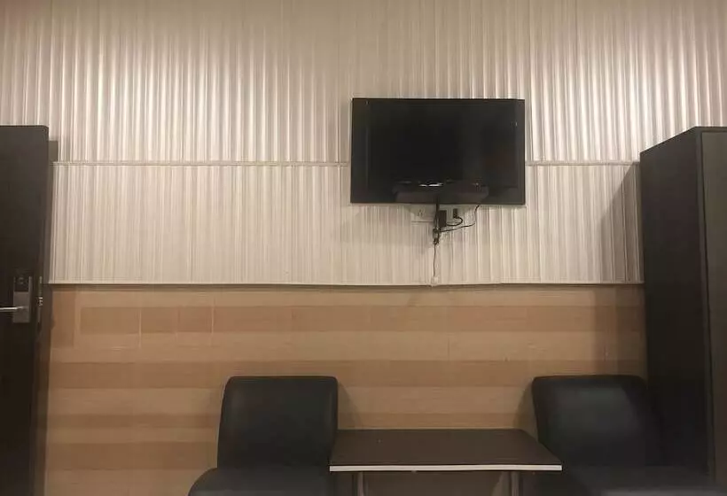 ホテル Mangalam Palace   Lucknow Airport