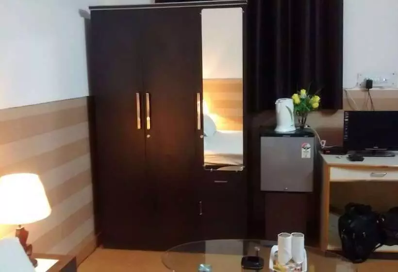 ホテル Mangalam Palace   Lucknow Airport