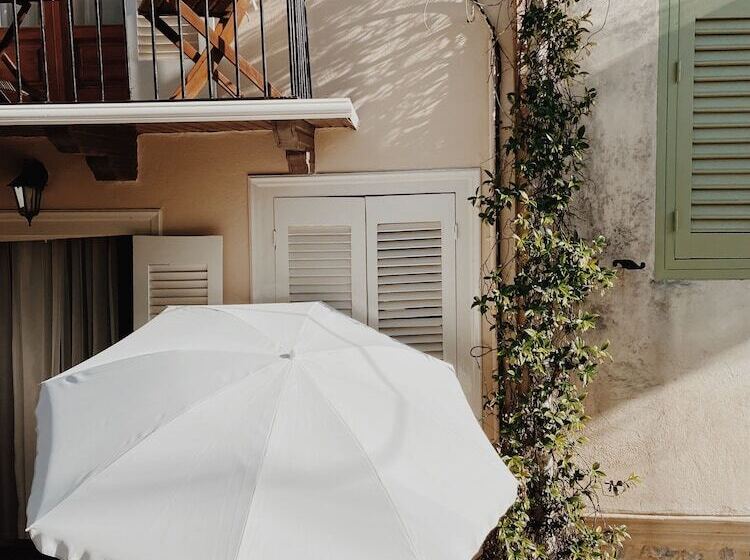 בית מלון כפרי Five Seasons Pension