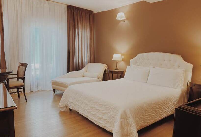 בית מלון כפרי Five Seasons Pension