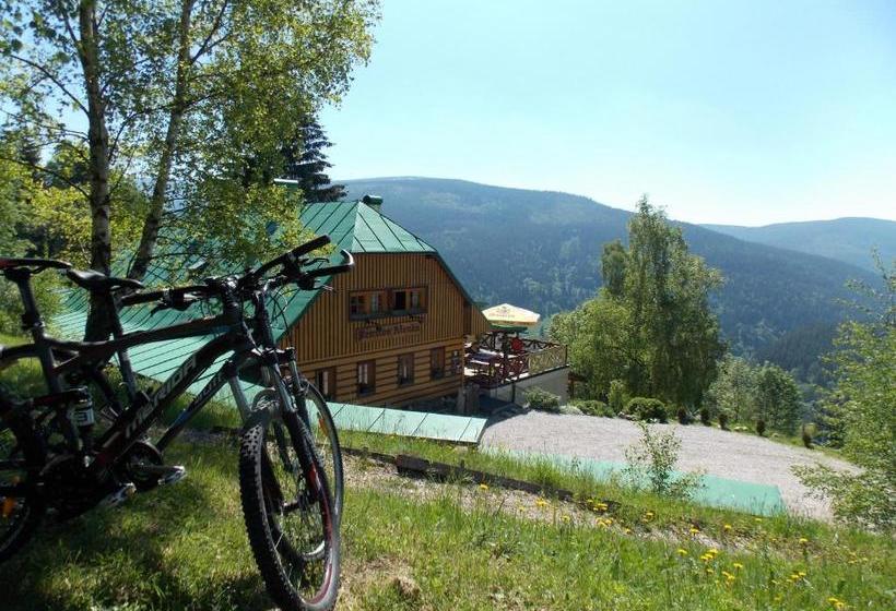 فندق Penzion Alenka