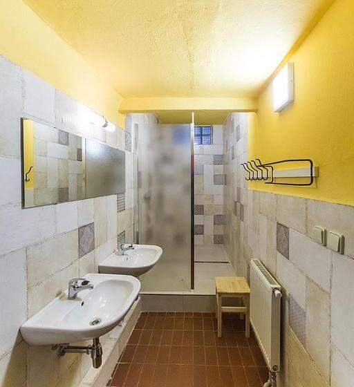 Hotelli Travel Hostel