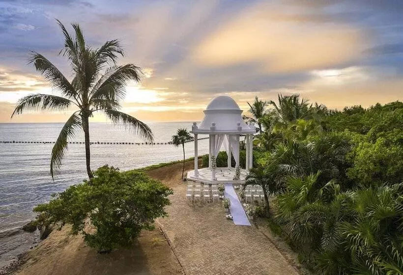 Family Selection at Grand Palladium Kantenah Resort & Spa - All Inclusive
