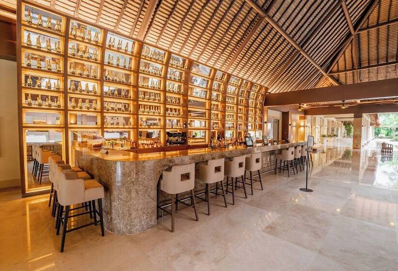 Family Selection at Grand Palladium Kantenah Resort & Spa - All Inclusive