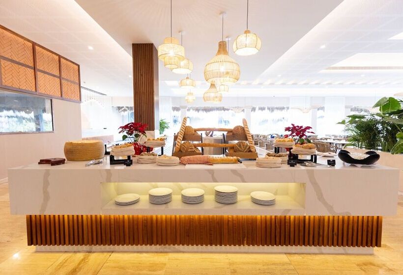 Family Selection at Grand Palladium Kantenah Resort & Spa - All Inclusive