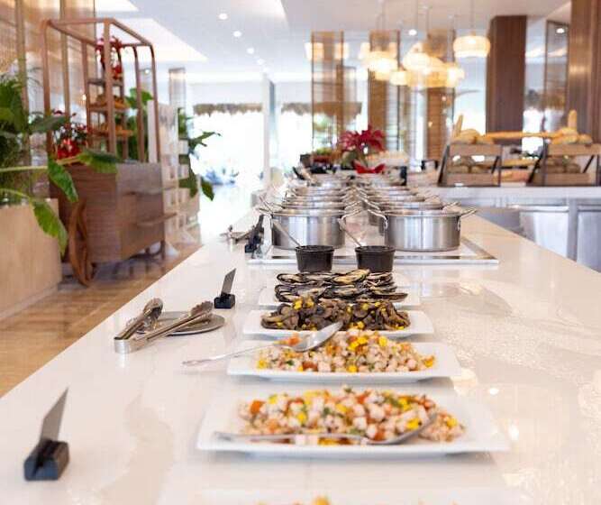 Family Selection at Grand Palladium Kantenah Resort & Spa - All Inclusive