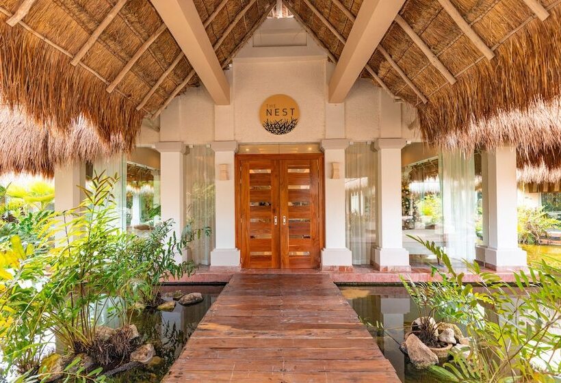 Family Selection at Grand Palladium Kantenah Resort & Spa - All Inclusive