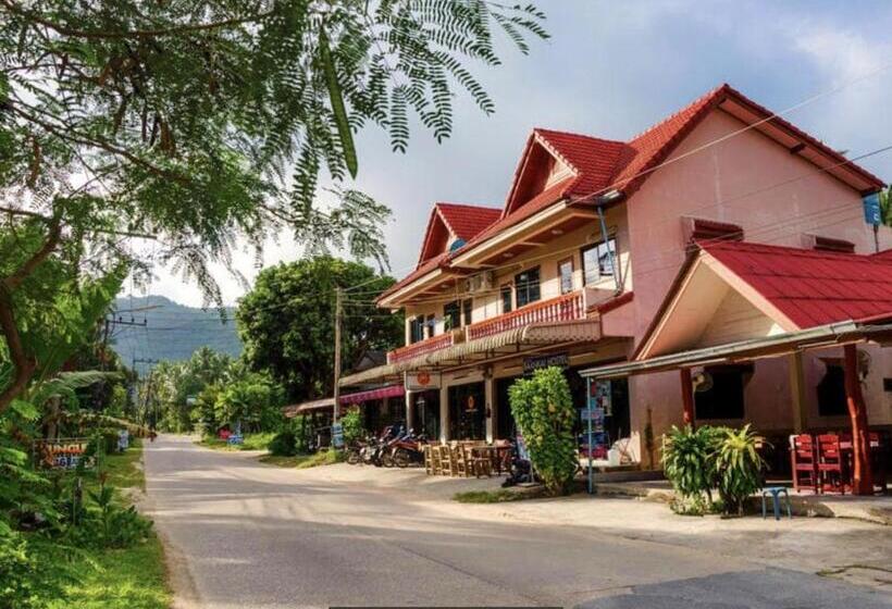 Baan Kai Hostel