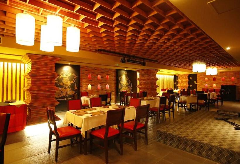 هتل Crystal Palace