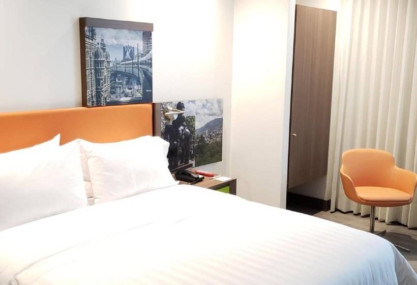 בית מלון כפרי Hampton By Hilton Medellin